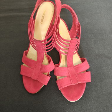 Chaussures à talons rouges