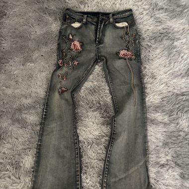 Size 30 Bootcut Roses embroidered Jeans