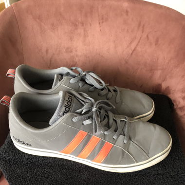 Adidas Sneakers