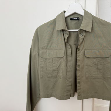 Chemise courte