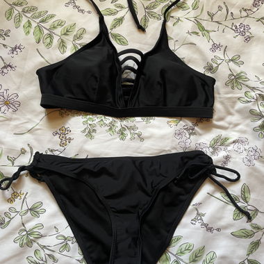 Bikini nero a due pezzi