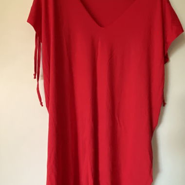 Top rosso fluido