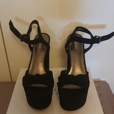 Scarpe con tacchi 