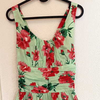 Frisches Sommerkleid grün/rot geblumt