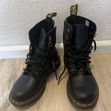 Dr. Martens Grösse 36