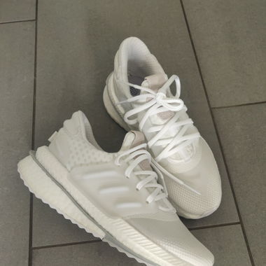 Neue Adidas Sneaker