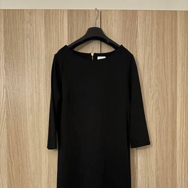 Schwarzes Kleid