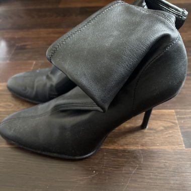 Black ankle high heel boots (Zara) 