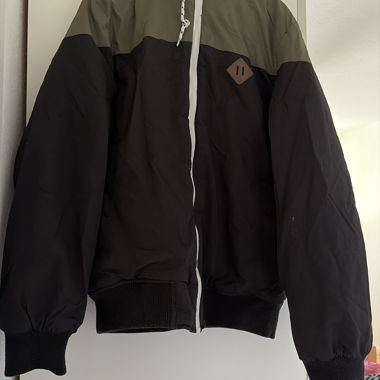 Veste à capuche bicolore