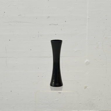 Vase en verre design noir du milieu du siècle