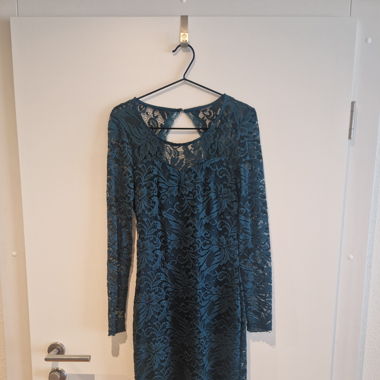 Festliches Kleid in tannengrün