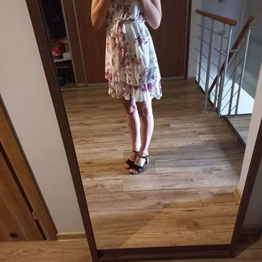Summery dress with floral print