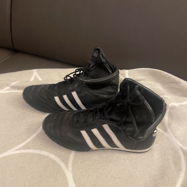 Chaussures de football Adidas noires
