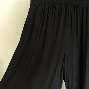 Weite schwarze ZARA-Hose Grösse M