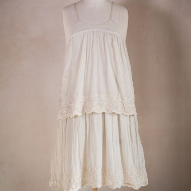 Robe en voile de coton 100% brodée bohème crème