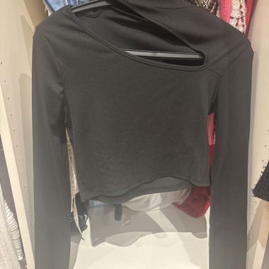 Black Long-Sleeve Top