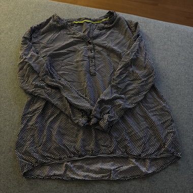 Blusa a pois maniche lunghe