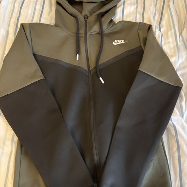 nike top