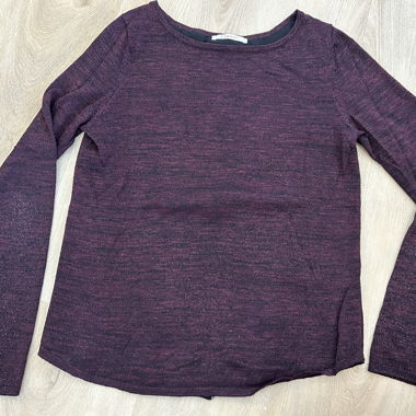 Pull rouge bordeaux avec fermetures éclair au dos