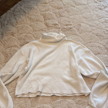 Weisser Rollkragenpulli von Bershka