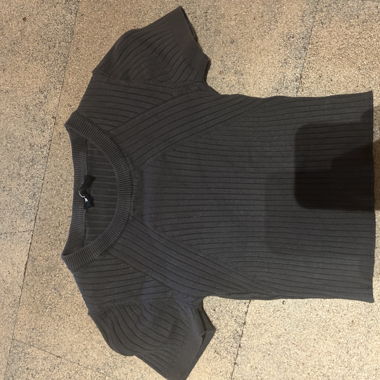Haut gris à motif