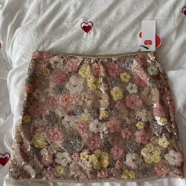 Jupe à sequins avec fleurs