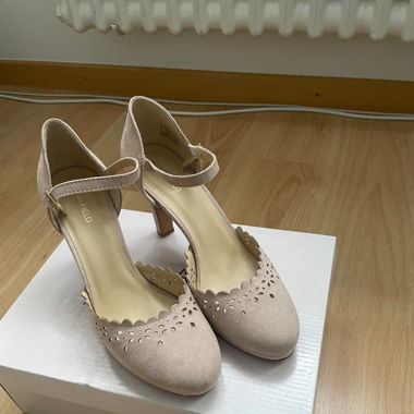 Superbequeme High Heels Gr 40 in nude ungetragen
