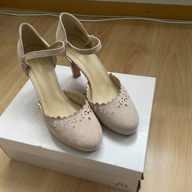 Superbequeme High Heels Gr 40 in nude ungetragen