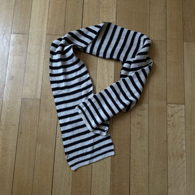 Sciarpa in maglia nero-bianca