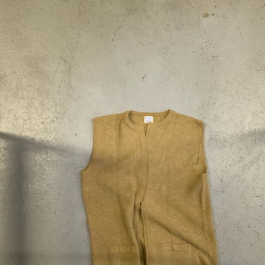 beige gilet