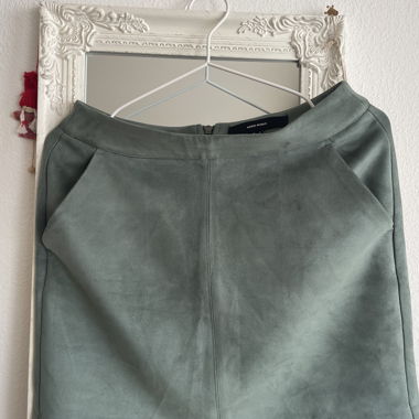 Green fabric skirt