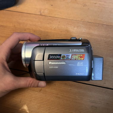 Videocamera (ha bisogno di una batteria nuova!! ca. 40 Fr)