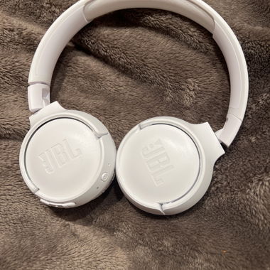 JBL Bluetooth Headphones White