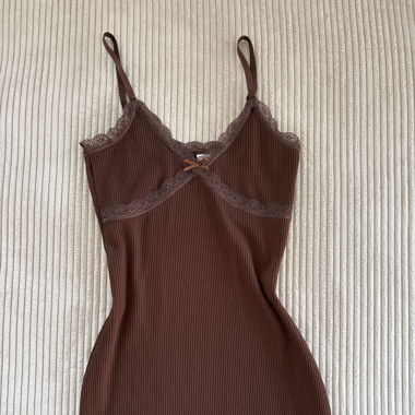 Braunes Kleid