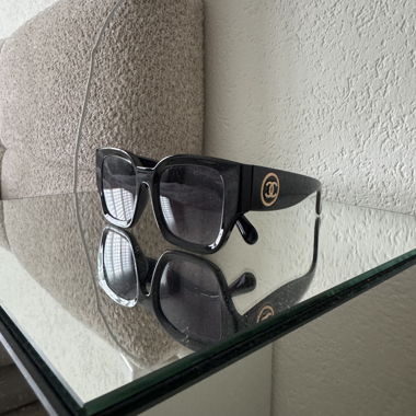 Sonnenbrille