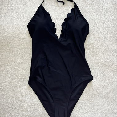 Schwarzes Badekleid