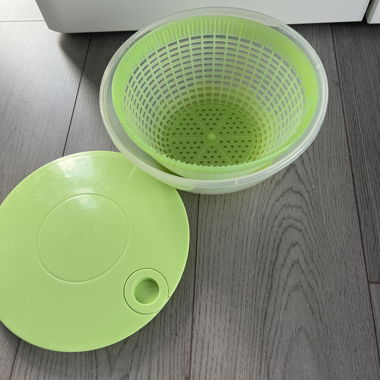 Salad spinner