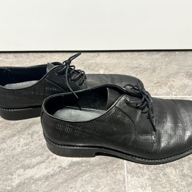 Men's leather shoes