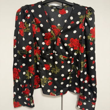 Zara Blumen-Punkte Bluse