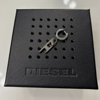 diesel mono-earring