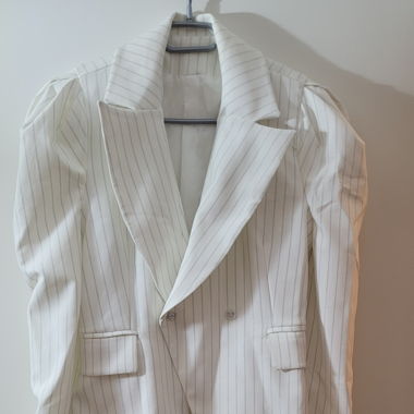 Weiss gestreifter Blazer
