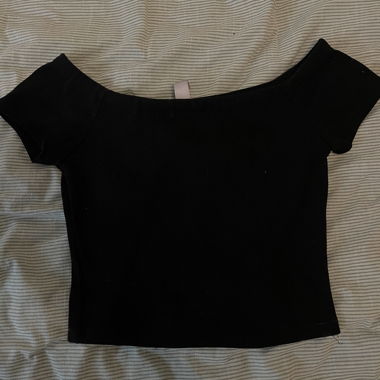 Schwarzes Off-Shoulder-Crop-Top Mahina M