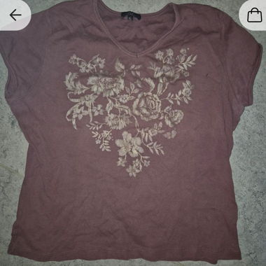 Bordeauxfarbenes T-Shirt mit goldenem Aufdruck