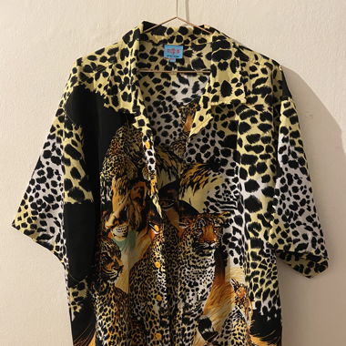 Hemd Wildlife mit Leoparden