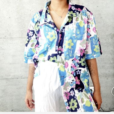 Beautiful 90'vintage blouse. 100% polyester