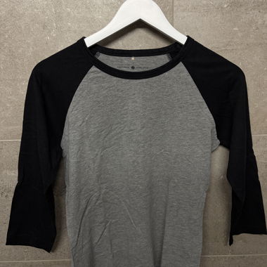 Dreiviertelarm-T-Shirt