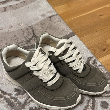 Chanel Sneaker