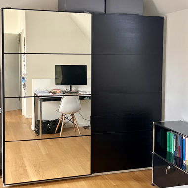 Pax-Schrank mit Schiebetüren