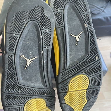 Baskets Air Jordan 4 Retro Noir Jaune