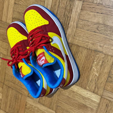 Nike Simson